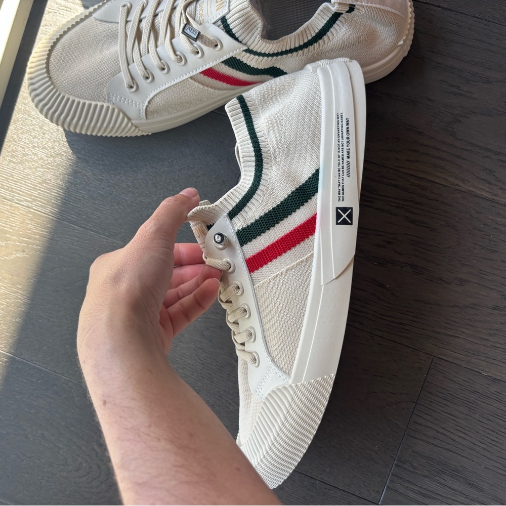SHEIN White and Red Sneakers Retro Athletic Style - Picture 5 of 7